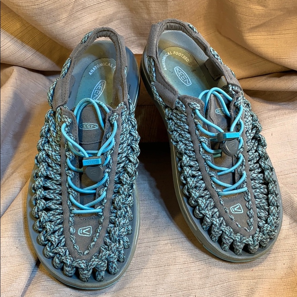 Keen Uneek rope woven sandals w/anatomic footbed